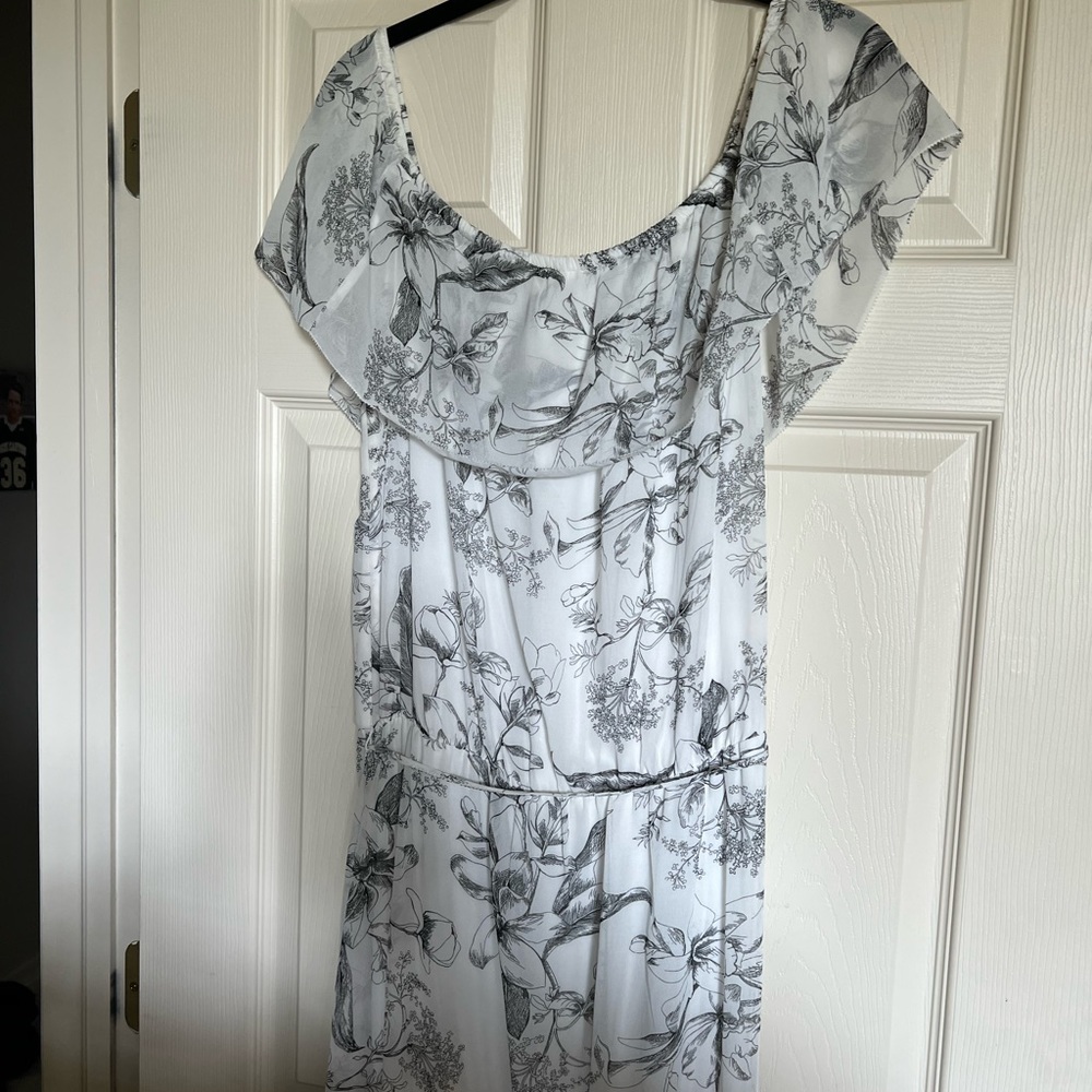 Ladies on or off-shoulder “White House Black Market” maxi dress